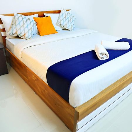 Loyal Residency Bed & Breakfast Sultan Bathery Bagian luar foto