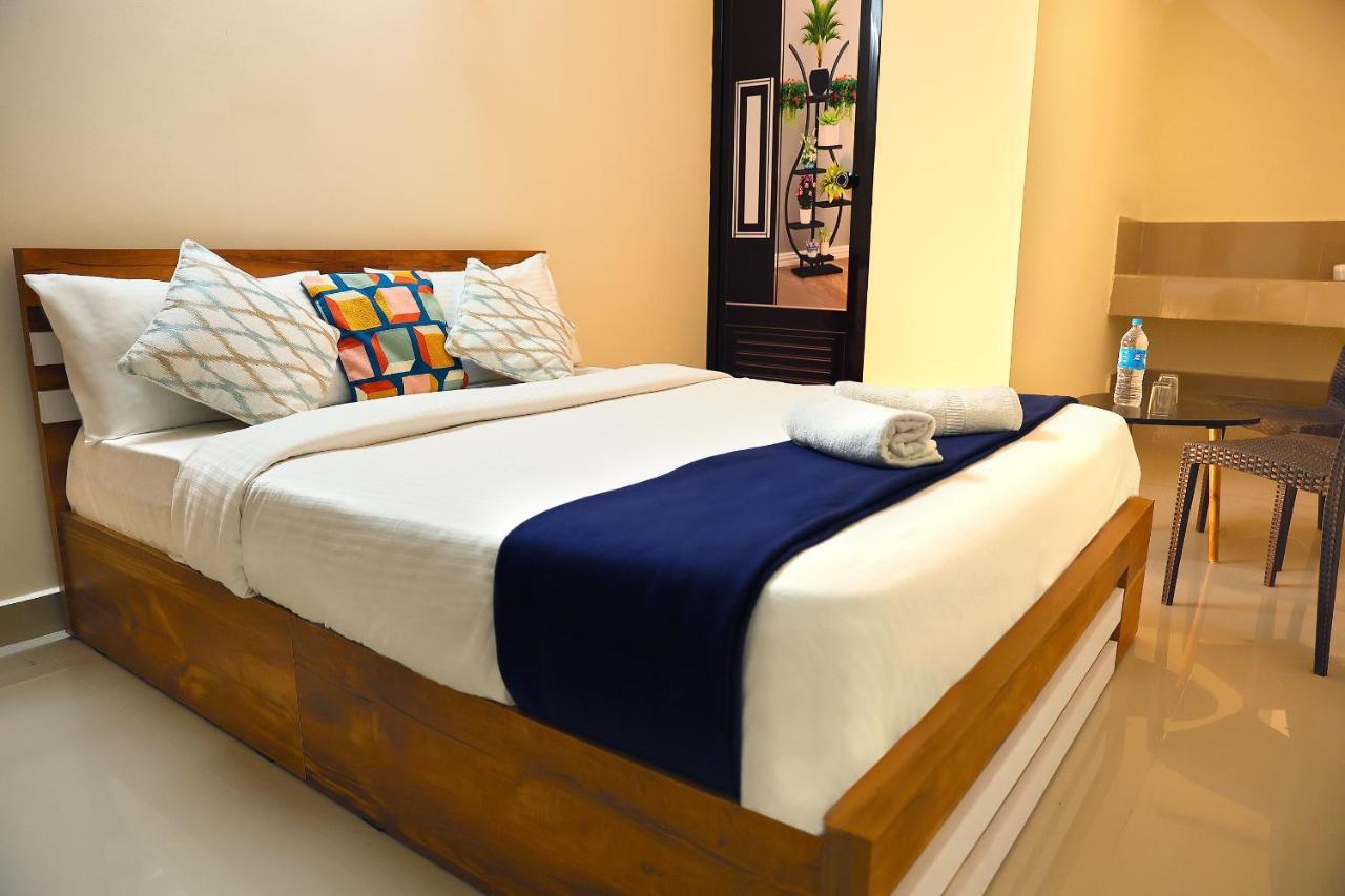 Loyal Residency Bed & Breakfast Sultan Bathery Bagian luar foto