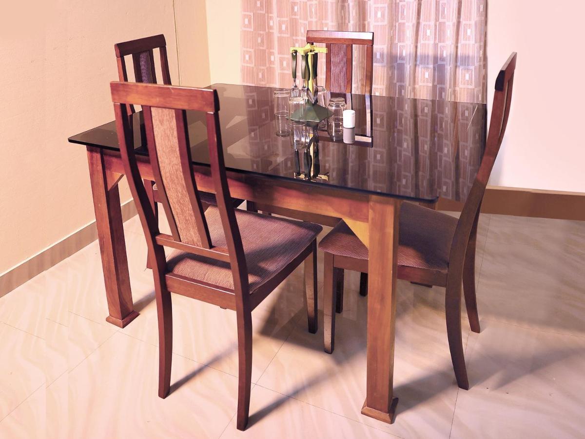 Loyal Residency Bed & Breakfast Sultan Bathery Bagian luar foto