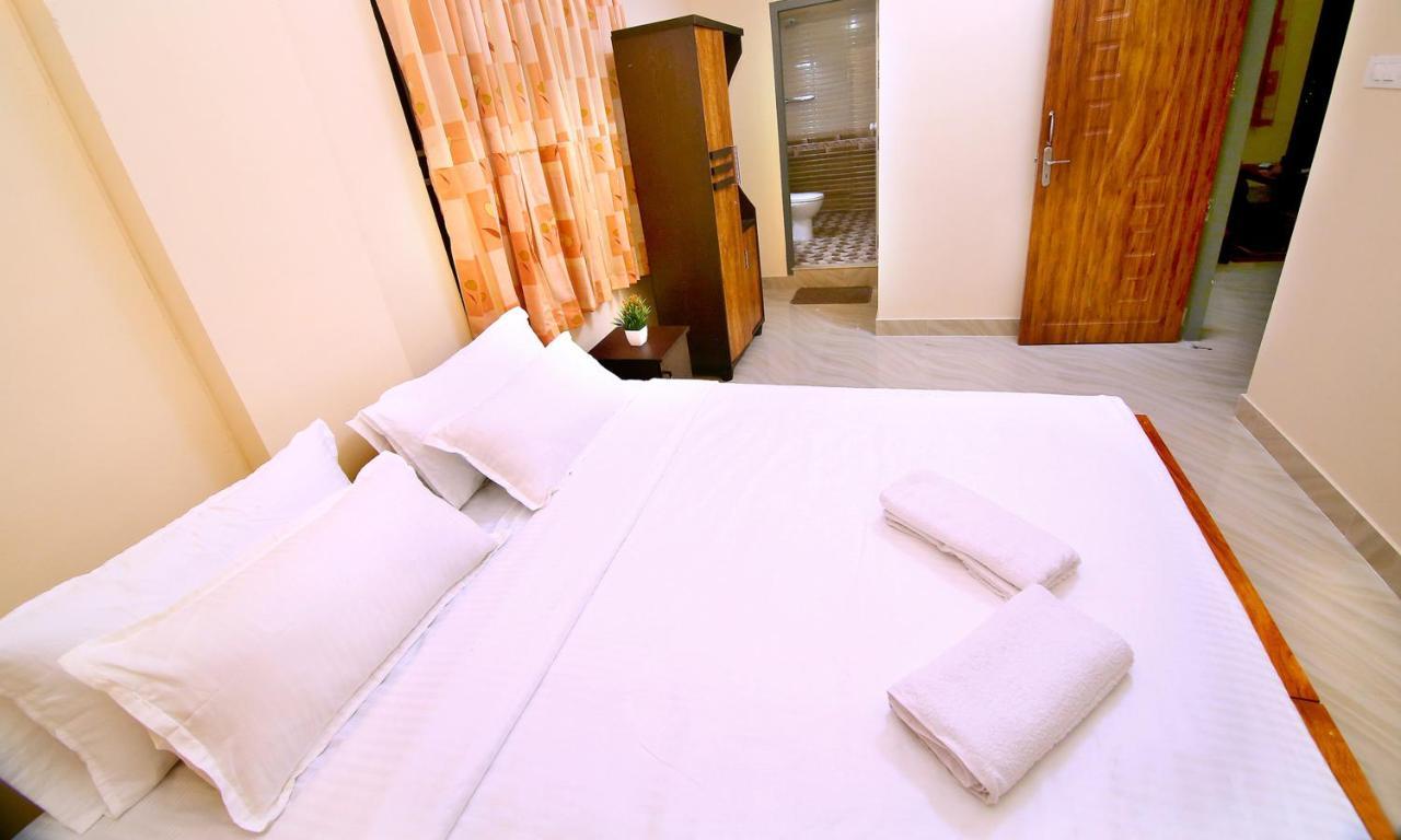 Loyal Residency Bed & Breakfast Sultan Bathery Bagian luar foto